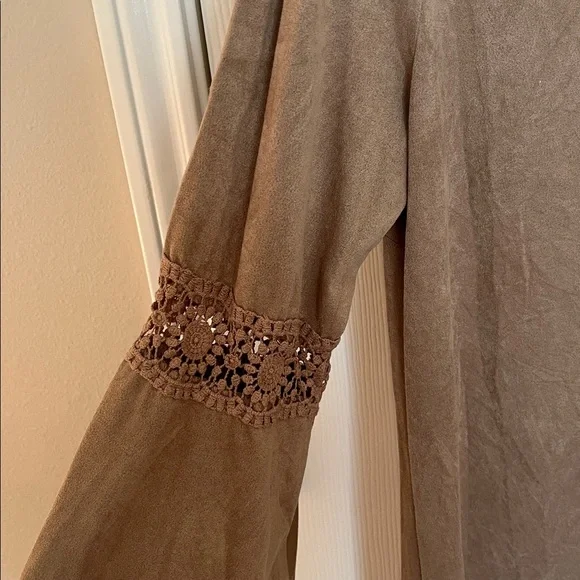 Hannah Bell Blouse - Picture 6 of 8